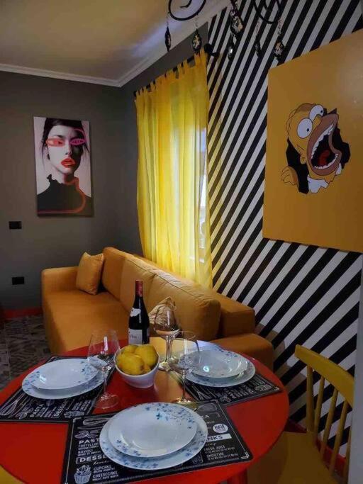 Apartament Emoji House