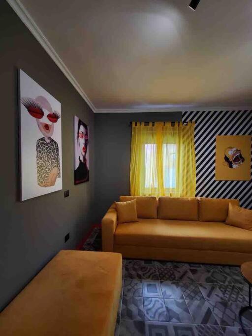 Emoji House Apartament